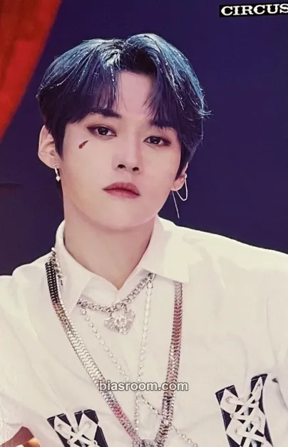 Lee Know CIRCUS Photocard - Stray Kids - Stray Kids K-pop photocard