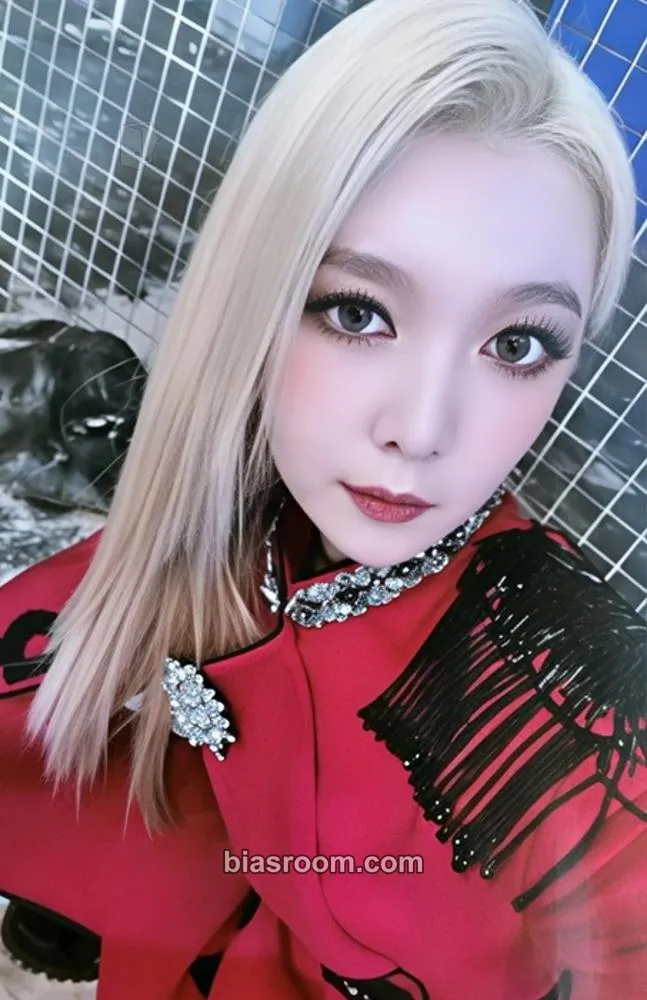 Dami Apocalypse : Follow Us Photocard - Dreamcatcher - Dreamcatcher K-pop photocard