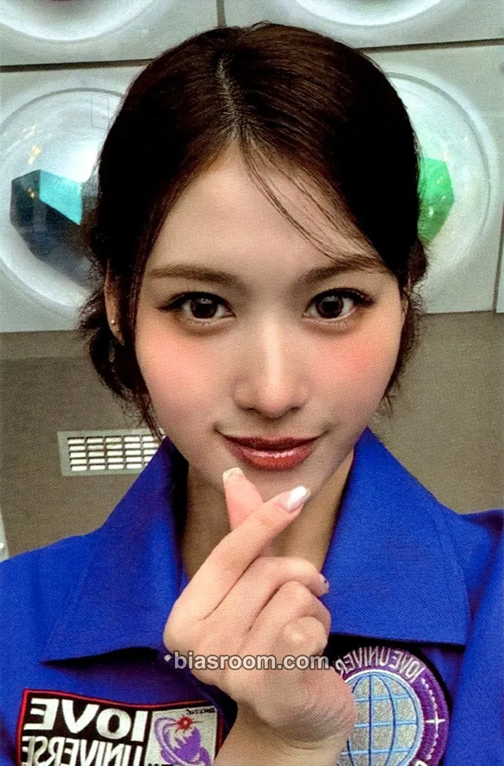 Sana 10VE Universe (10th Anniversary) Photocard - TWICE - TWICE K-pop photocard