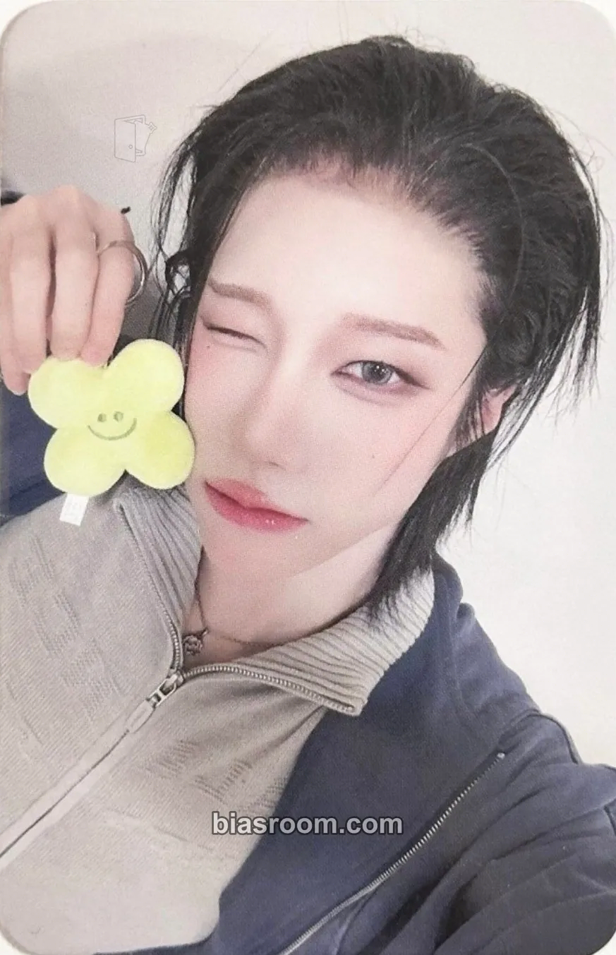 Rui UXLXVE Photocard - XLOV - XLOV K-pop photocard