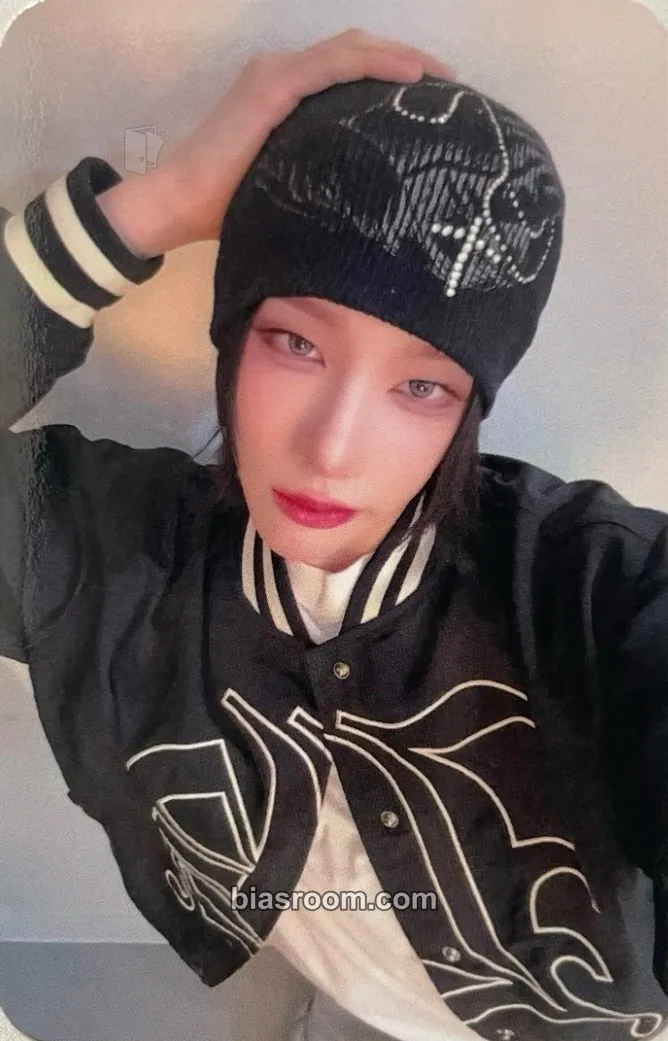 Rui UXLXVE Photocard - XLOV - XLOV K-pop photocard