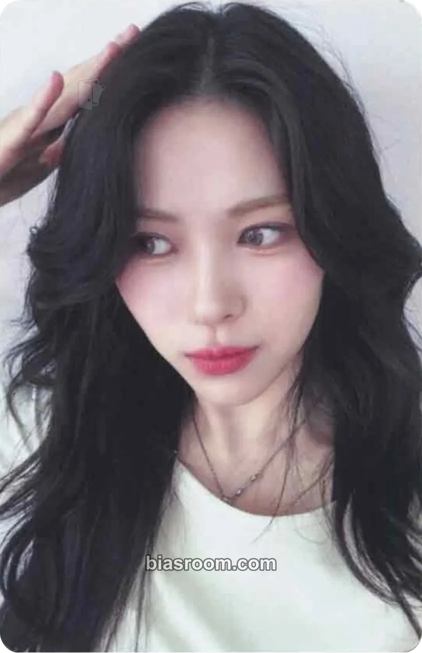 Ryujin GOLD Photocard - ITZY - ITZY K-pop photocard