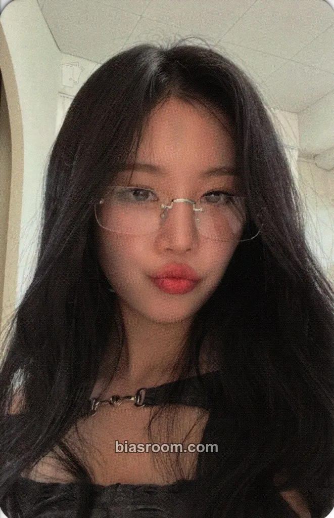 Soojin RIZZ Photocard - Soojin K-pop photocard