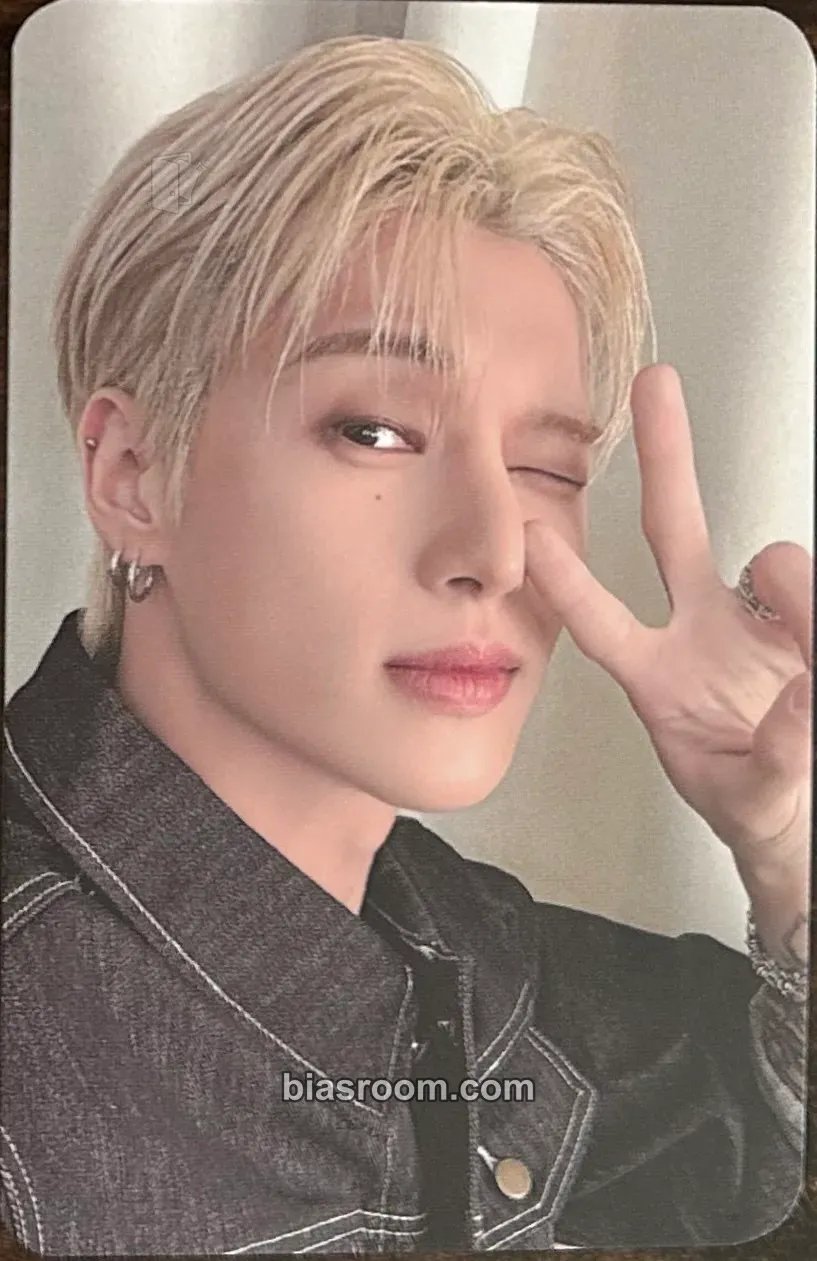 Wooyoung In Your Fantasy World Tour 2025 - 2026 Photocard - ATEEZ - ATEEZ K-pop photocard