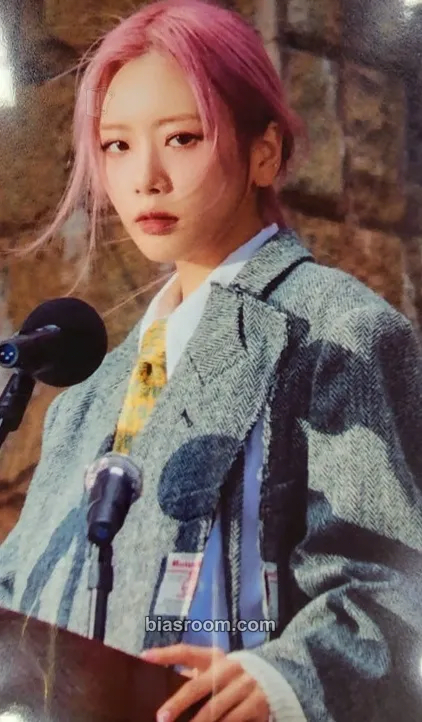 JiU Apocalypse : Follow Us Photocard - Dreamcatcher - Dreamcatcher K-pop photocard