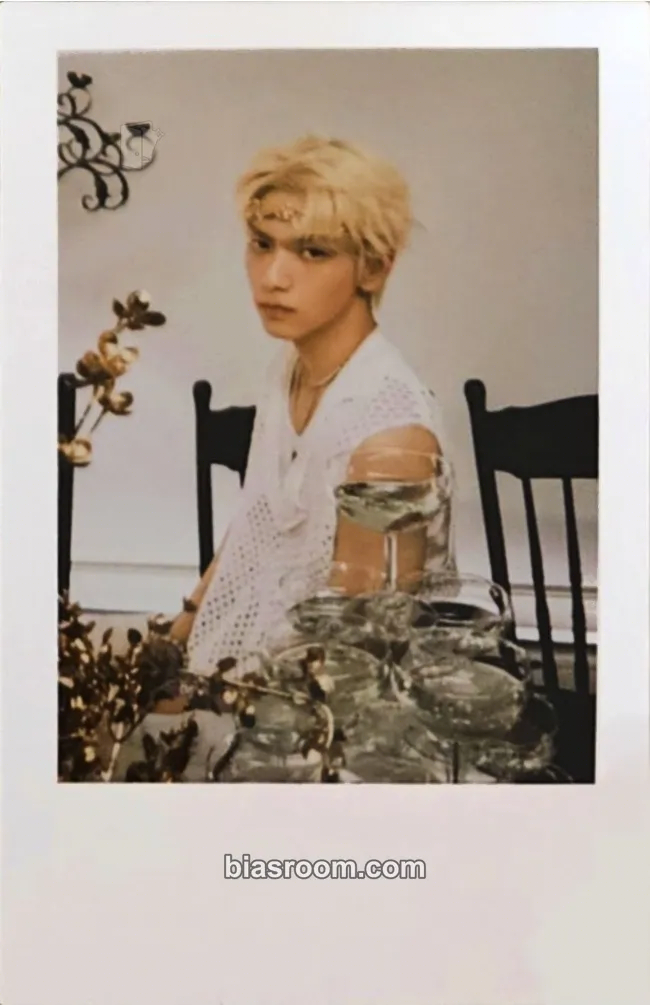 Soobin Season's Greetings 2026 Photocard - TOMORROW X TOGETHER - TOMORROW X TOGETHER K-pop photocard