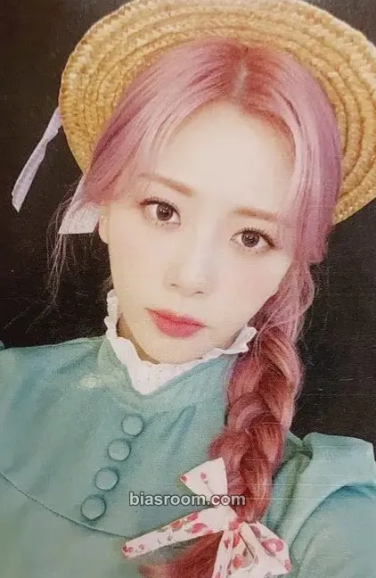 JiU Apocalypse: Broken Halloween Photocard - Dreamcatcher - Dreamcatcher K-pop photocard