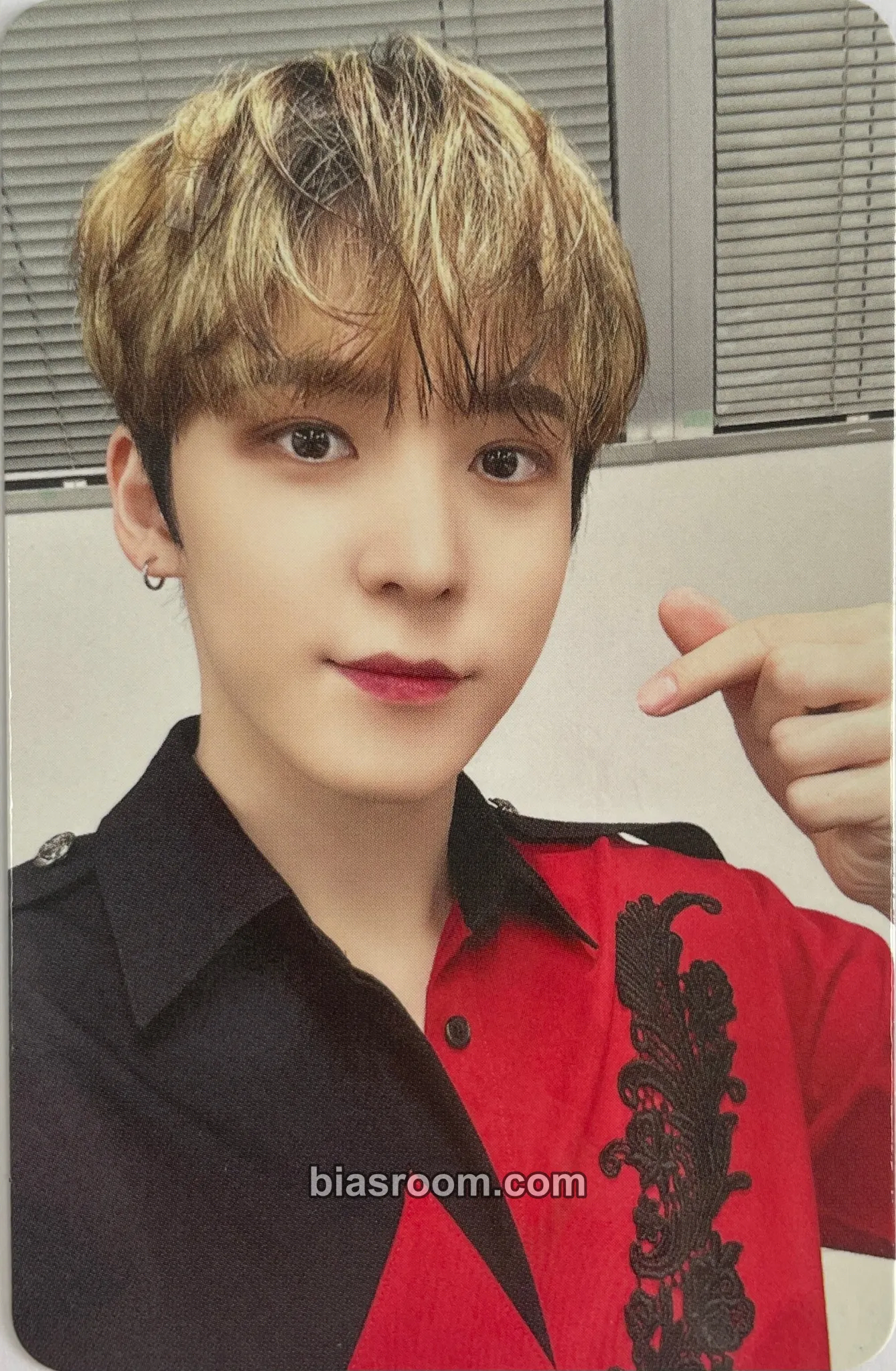Yunho THE WORLD EP.1 : MOVEMENT Photocard - ATEEZ - ATEEZ K-pop photocard