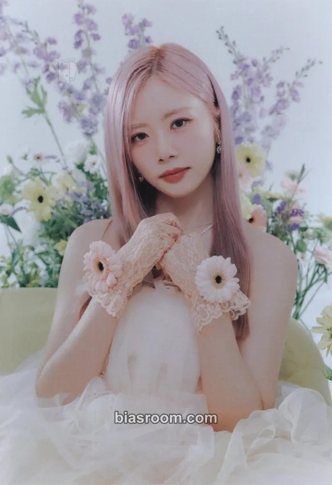 JiU 2023 Season's Greetings Photocard - Dreamcatcher - Dreamcatcher K-pop photocard
