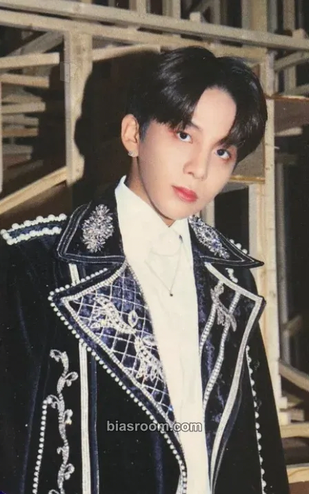 Jongho Star1117 Perfume Photocard - ATEEZ - ATEEZ K-pop photocard