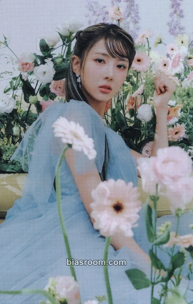 Yoohyeon 2023 Season's Greetings Photocard - Dreamcatcher - Dreamcatcher K-pop photocard