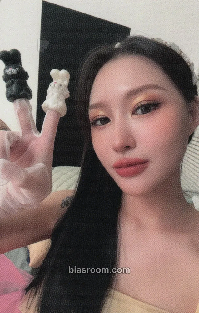 Siyeon 2023 Season's Greetings Photocard - Dreamcatcher - Dreamcatcher K-pop photocard