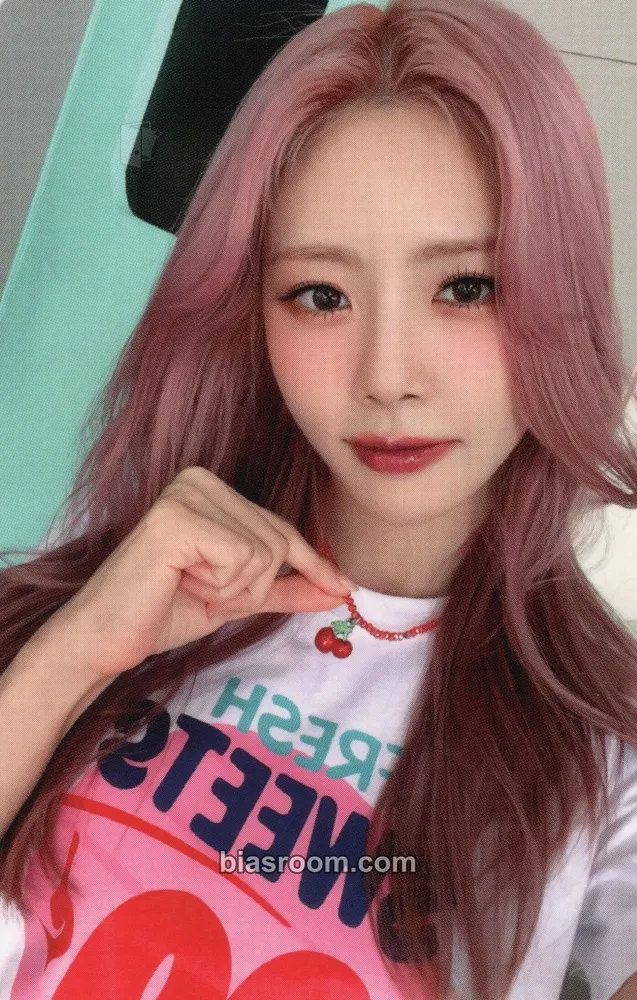JiU 2023 Season's Greetings Photocard - Dreamcatcher - Dreamcatcher K-pop photocard
