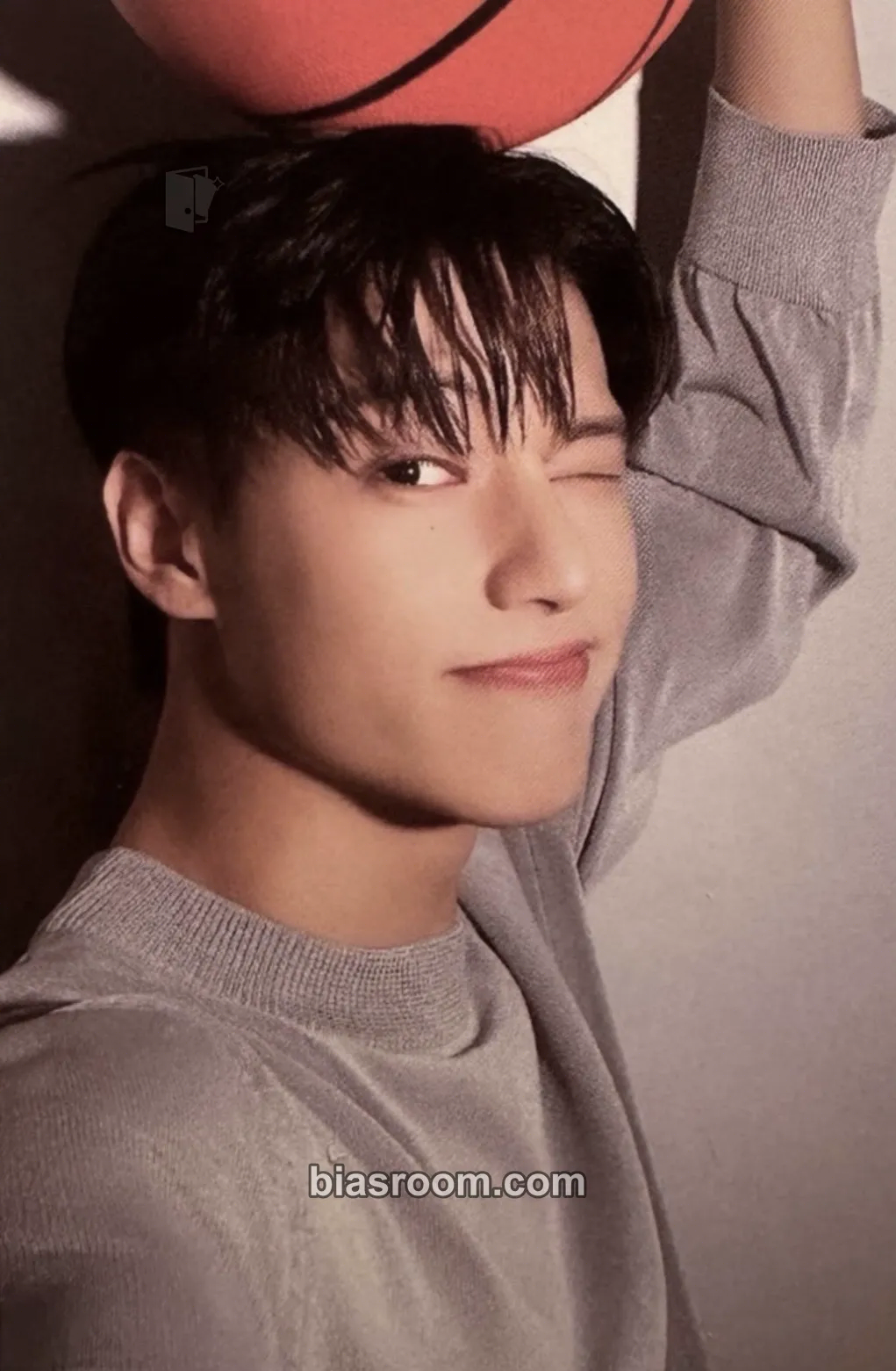 Wooyoung Golden Hour : Part 1 Work to Live Ver. Photocard - ATEEZ - ATEEZ K-pop photocard