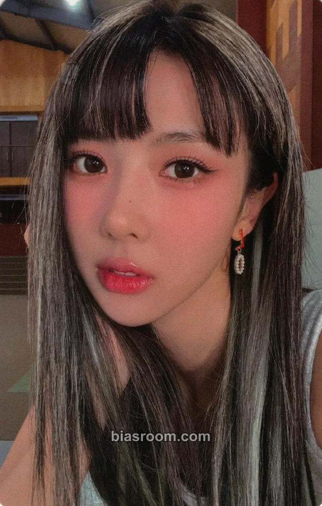 Yoohyeon 2023 Season's Greetings Photocard - Dreamcatcher - Dreamcatcher K-pop photocard