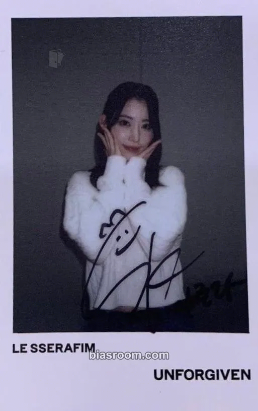 Sakura UNFORGIVEN Photocard - LE SSERAFIM - LE SSERAFIM K-pop photocard
