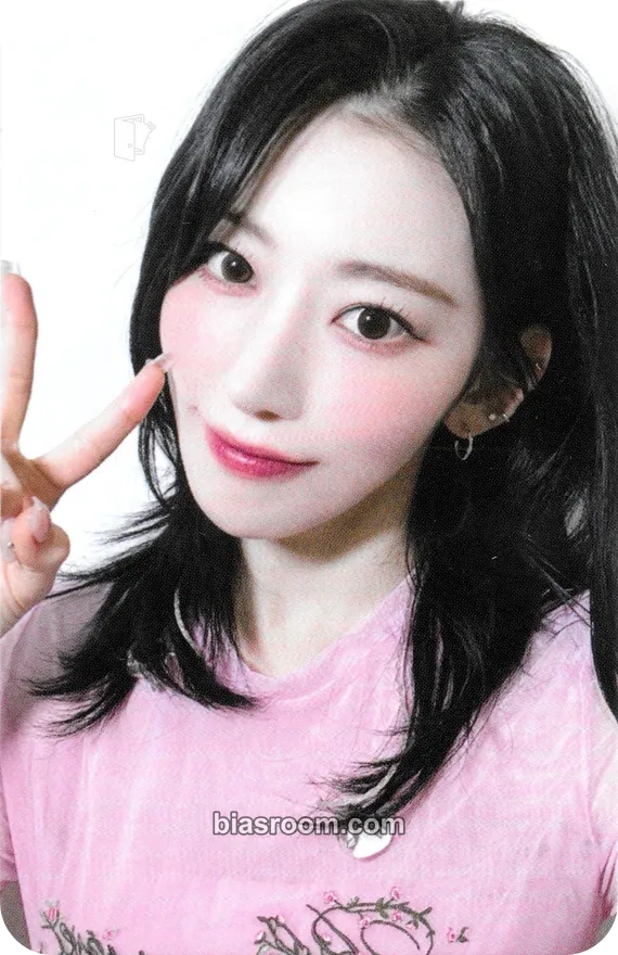 Sakura UNFORGIVEN Photocard - LE SSERAFIM - LE SSERAFIM K-pop photocard