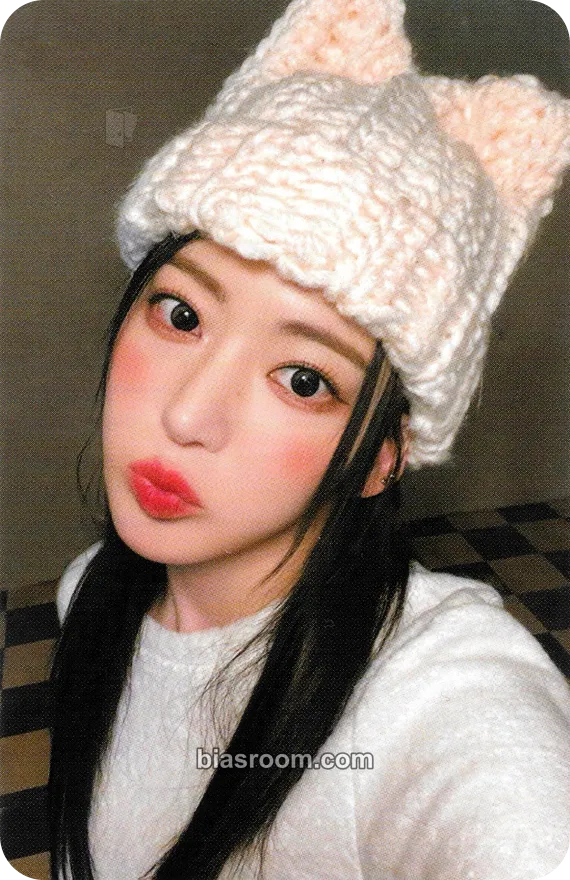 Sakura UNFORGIVEN Photocard - LE SSERAFIM - LE SSERAFIM K-pop photocard