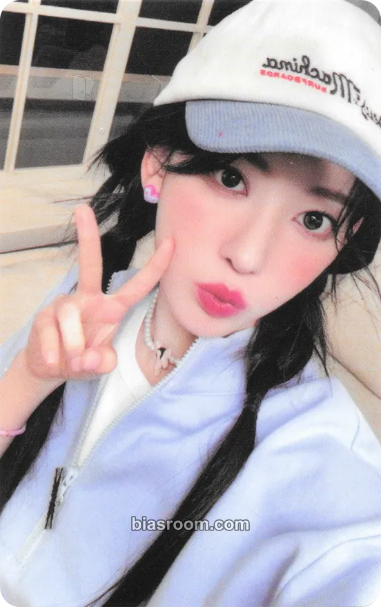 Sakura UNFORGIVEN Photocard - LE SSERAFIM - LE SSERAFIM K-pop photocard
