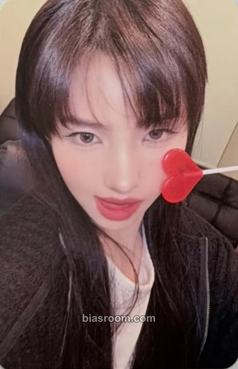 Soyeon We are Photocard - i-dle - i-dle K-pop photocard