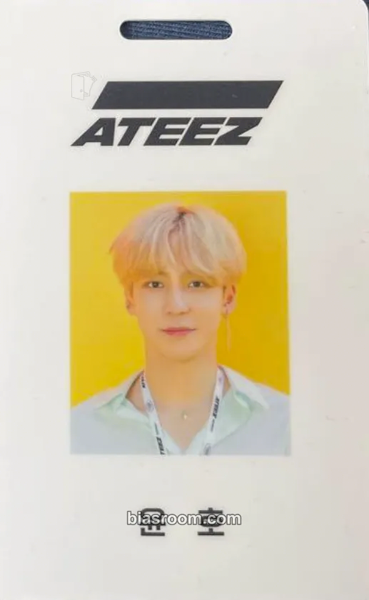 Yunho 2021 Season's Greetings Photocard - ATEEZ - ATEEZ K-pop photocard