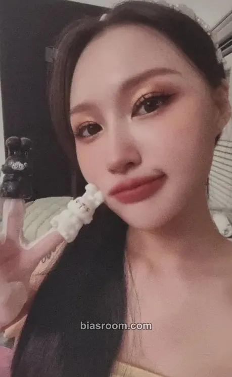 Siyeon 2023 Season's Greetings Photocard - Dreamcatcher - Dreamcatcher K-pop photocard