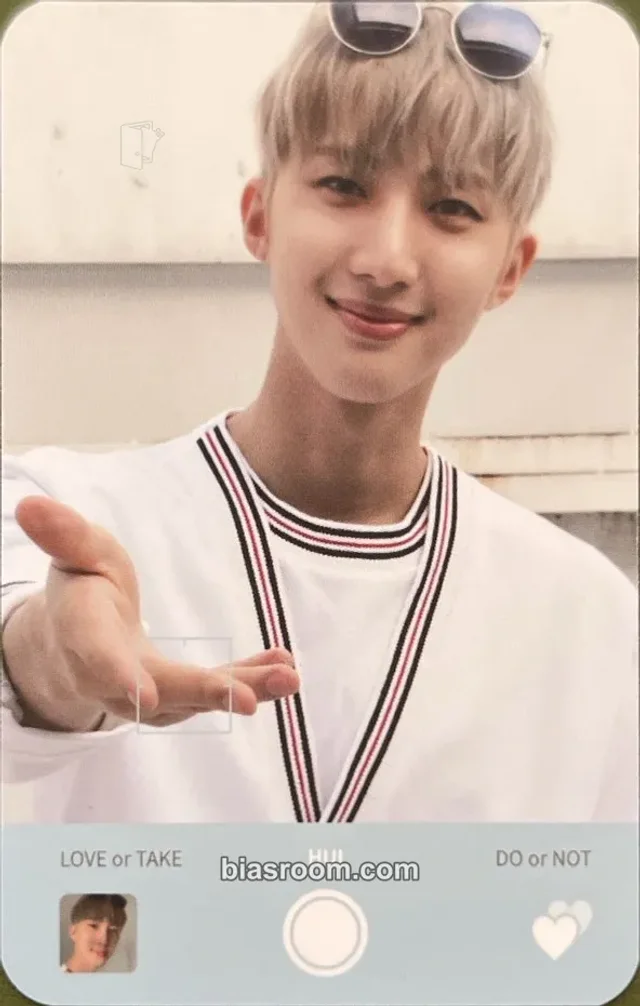 PENTAGON - Hui - LOVE or TAKE Album album photocard sporty version