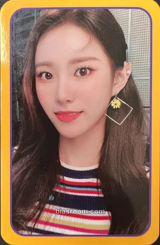 Weeekly - Monday - We Can Album album photocard