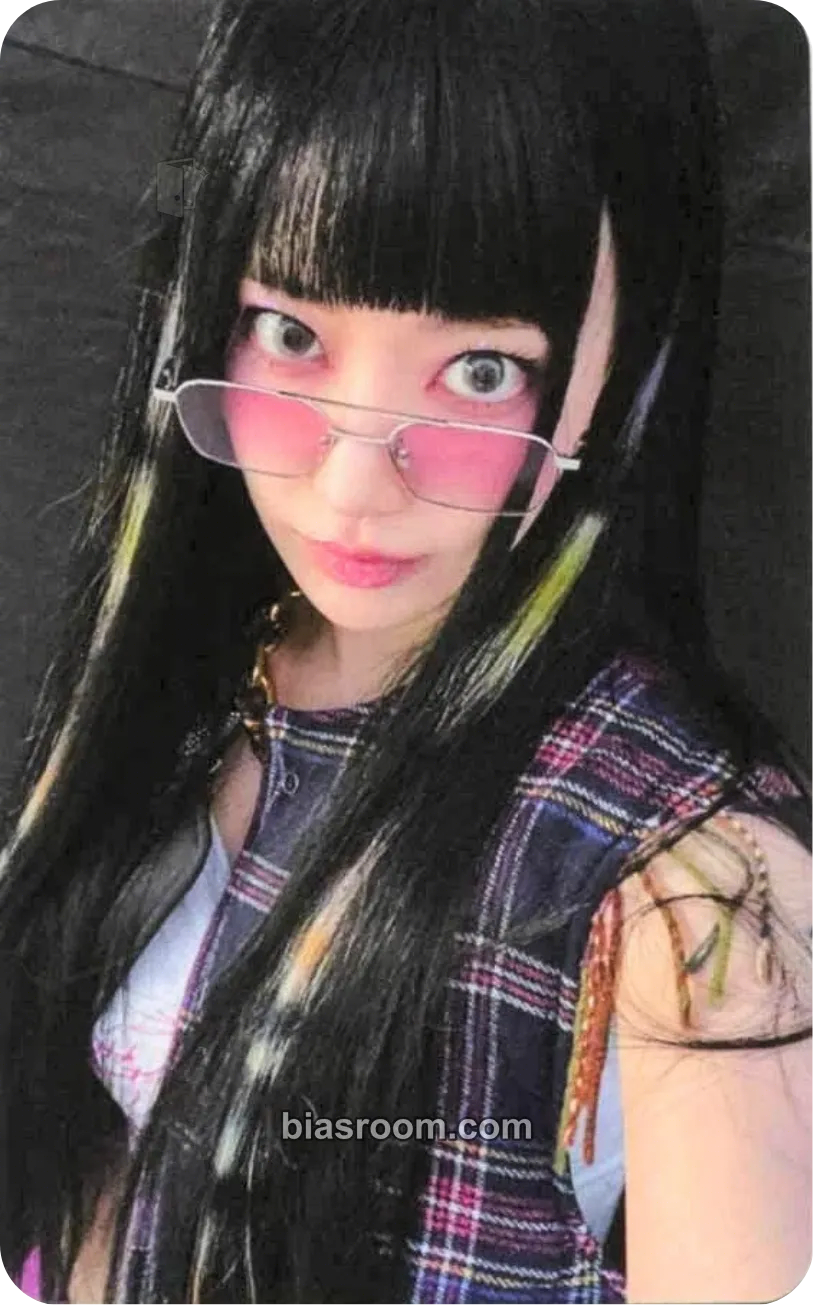 Sakura EASY Photocard - LE SSERAFIM - LE SSERAFIM K-pop photocard