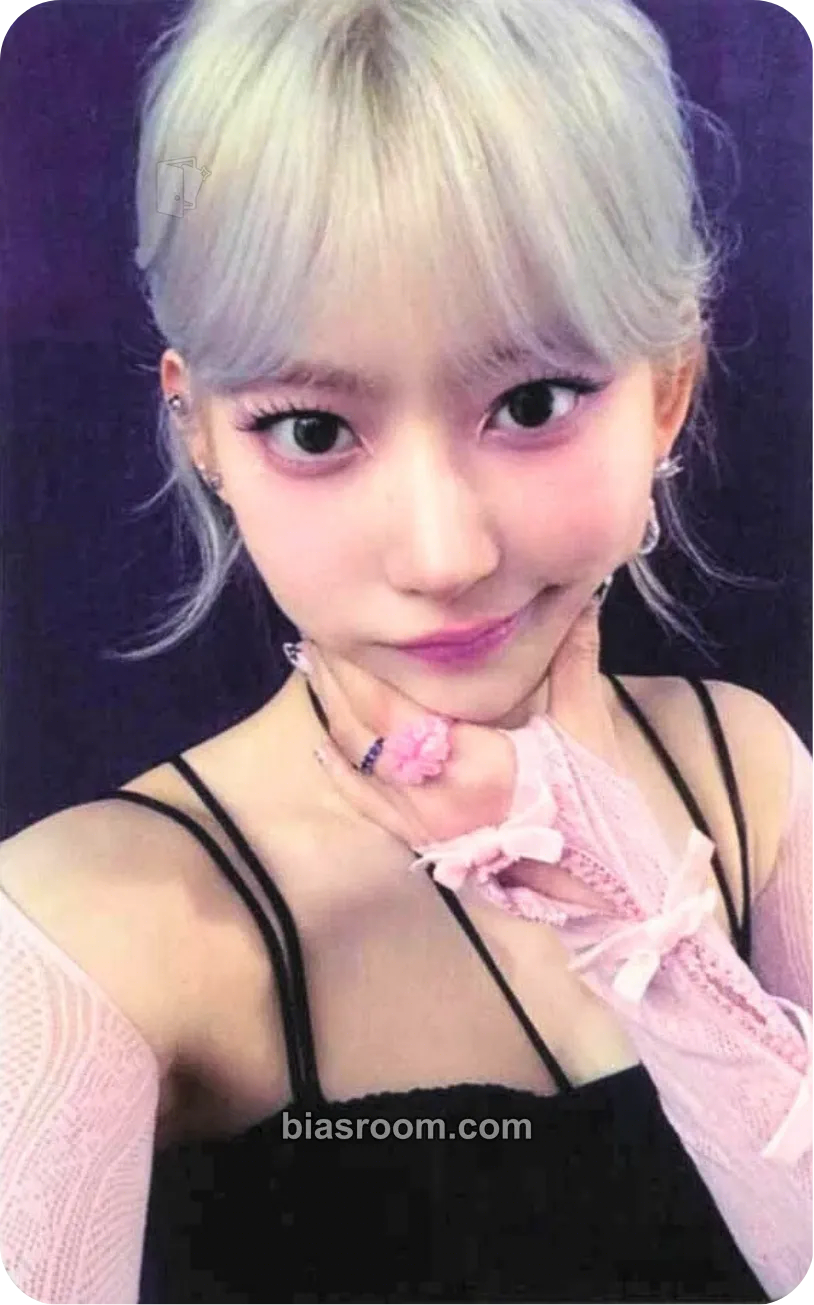 Sakura EASY Photocard - LE SSERAFIM - LE SSERAFIM K-pop photocard