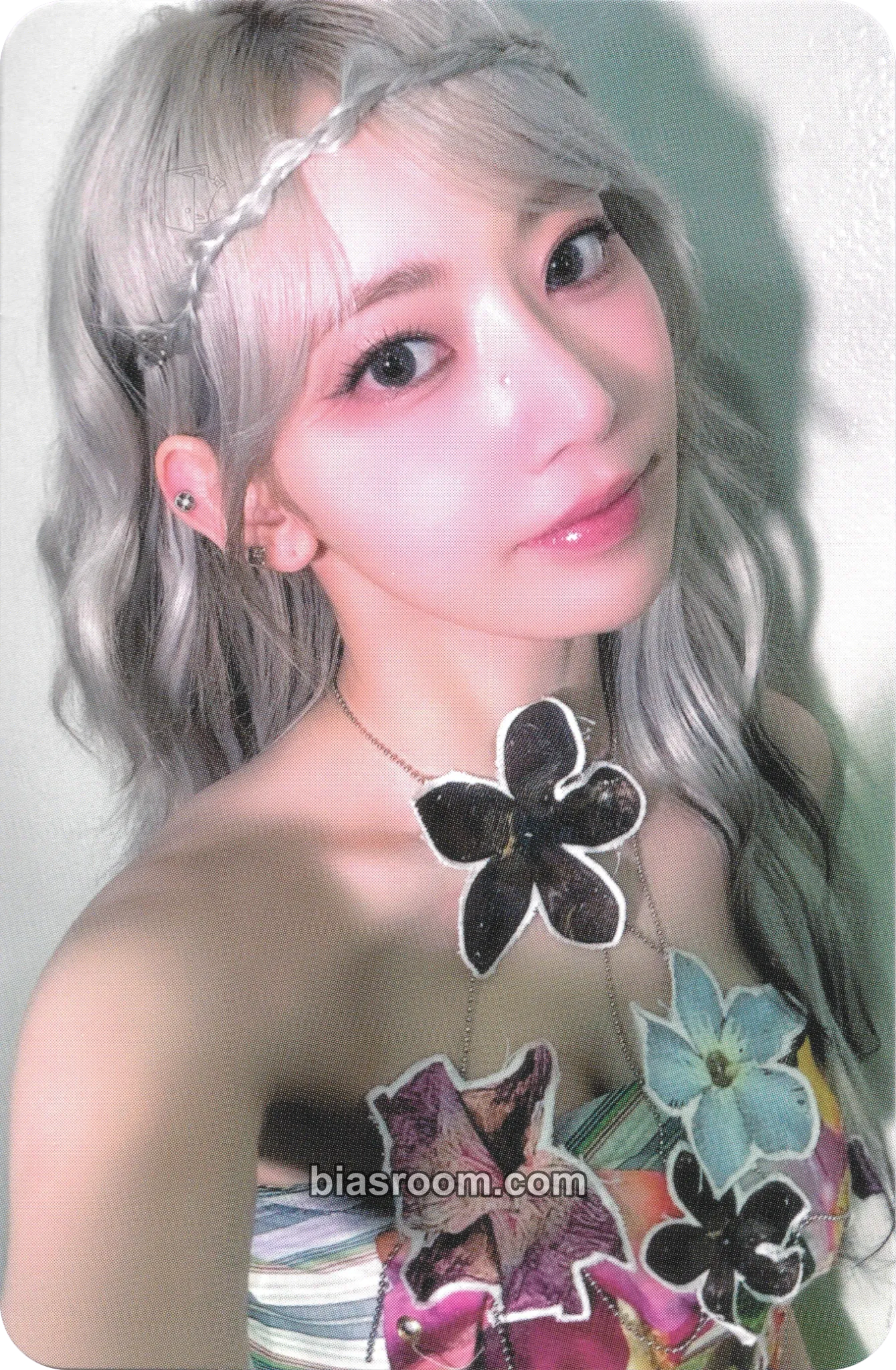 Sakura EASY Photocard - LE SSERAFIM - LE SSERAFIM K-pop photocard