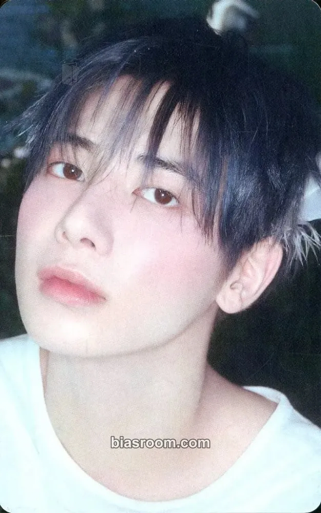 Taehyun Starkissed Photocard - TOMORROW X TOGETHER - TOMORROW X TOGETHER K-pop photocard