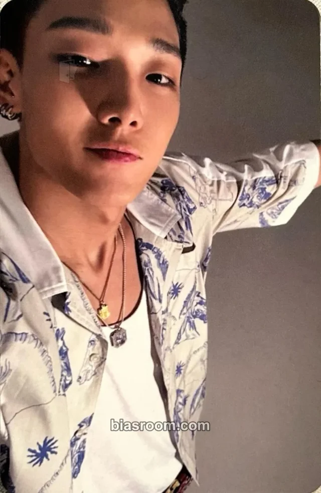 iKON - Bobby - NEW KIDS: CONTINUE Album blue version album photocard