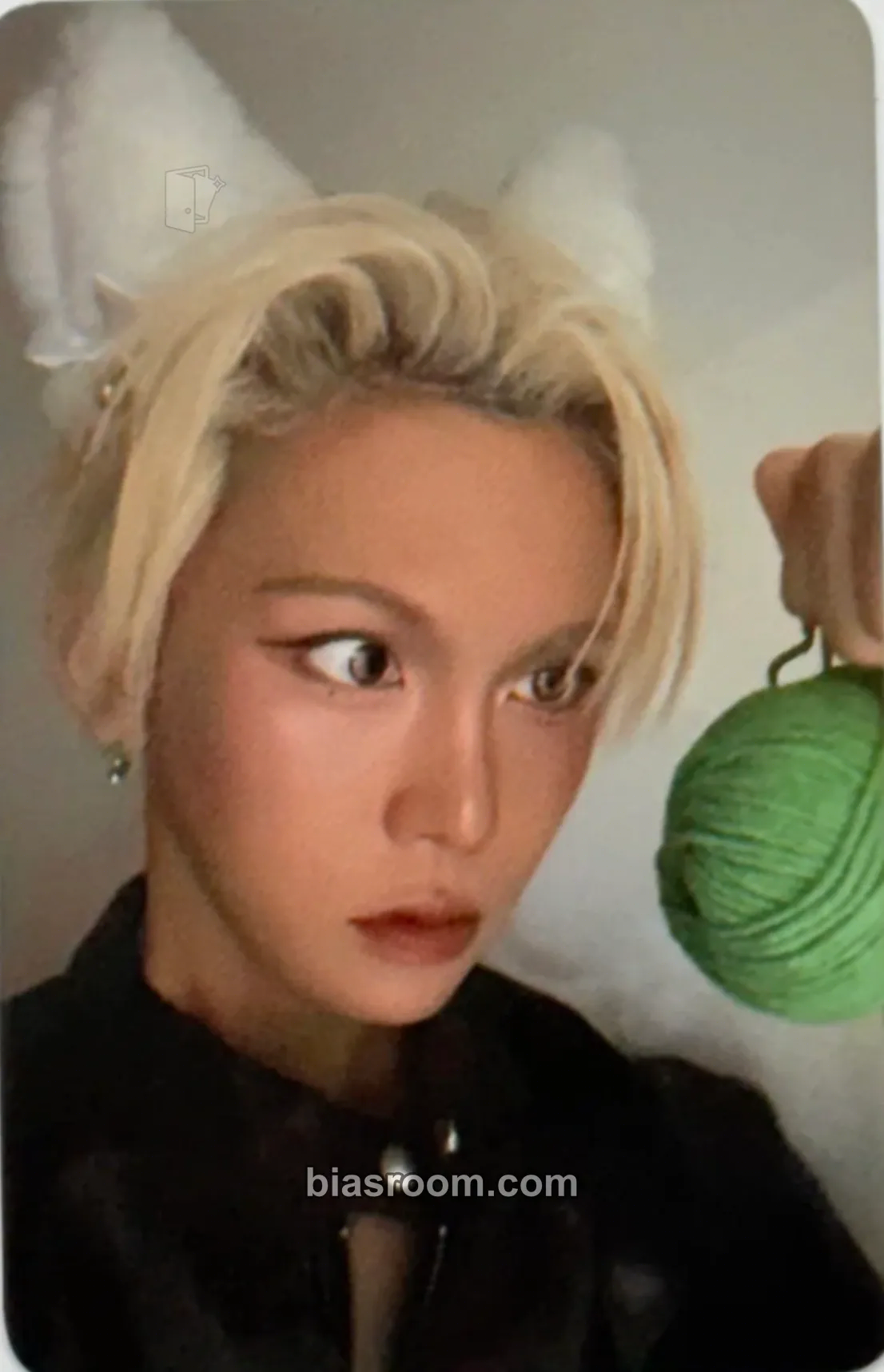 Hyun UXLXVE Photocard - XLOV - XLOV K-pop photocard