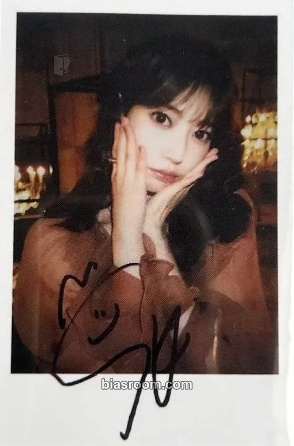 Sakura HOT Photocard - LE SSERAFIM - LE SSERAFIM K-pop photocard