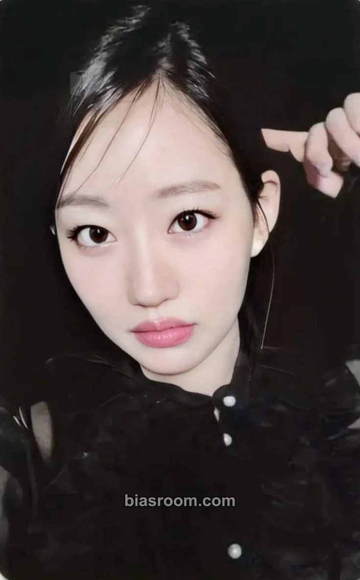 Julie Midas Touch Photocard - KISS OF LIFE - KISS OF LIFE K-pop photocard
