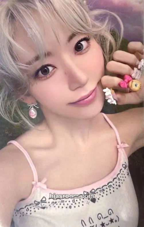 Sakura CRAZY Photocard - LE SSERAFIM - LE SSERAFIM K-pop photocard