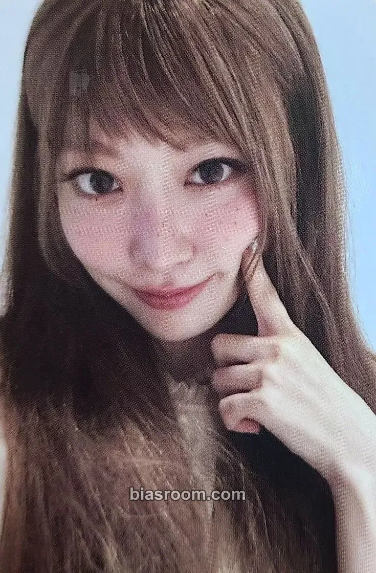 Sakura CRAZY Photocard - LE SSERAFIM - LE SSERAFIM K-pop photocard