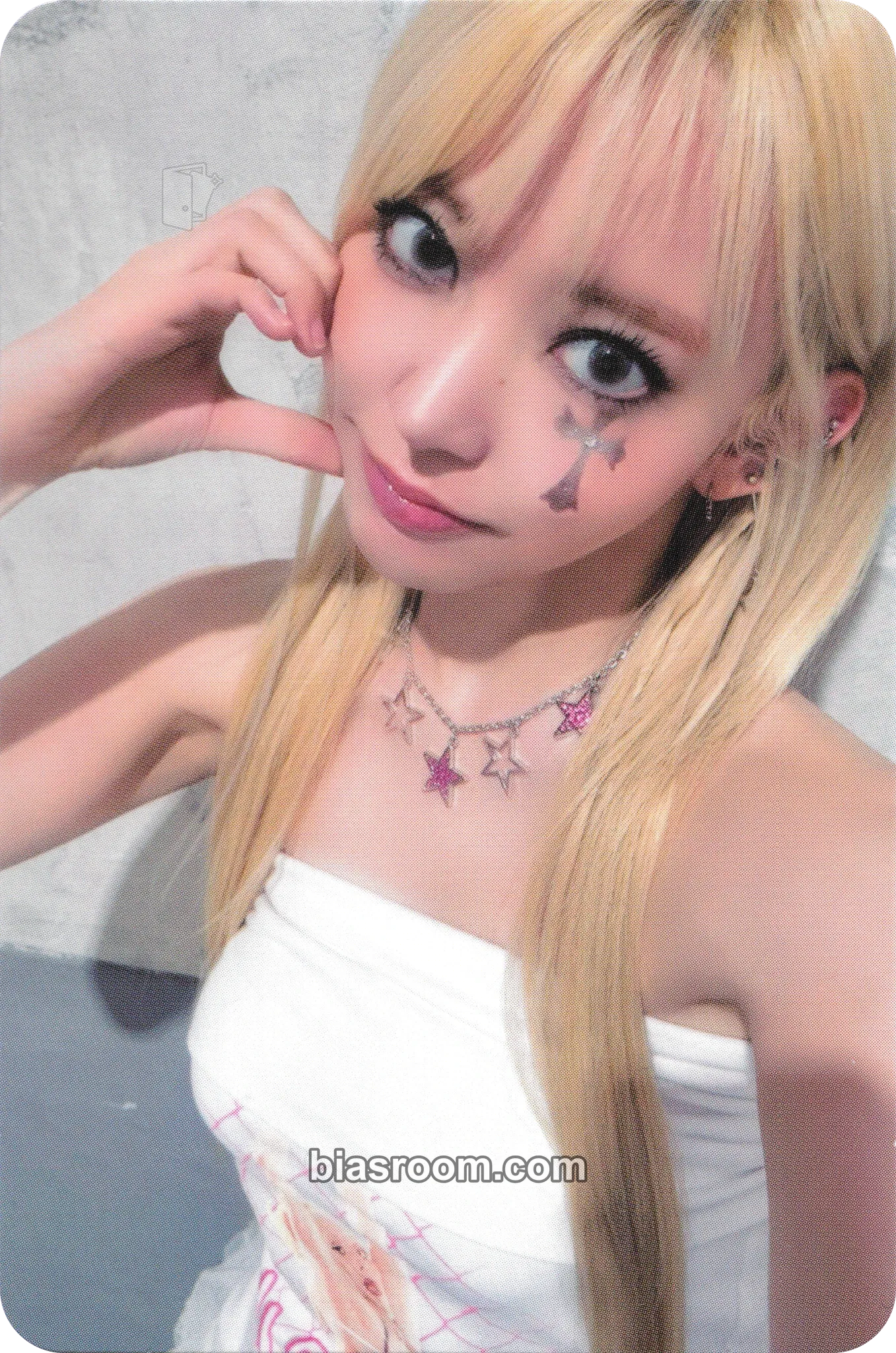 Sakura CRAZY Photocard - LE SSERAFIM - LE SSERAFIM K-pop photocard