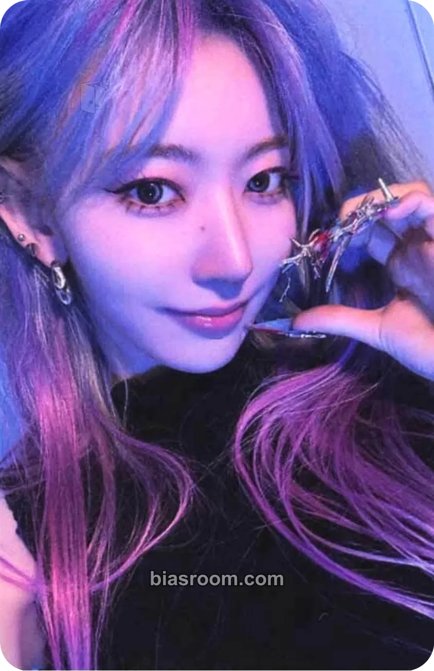Sakura CRAZY Photocard - LE SSERAFIM - LE SSERAFIM K-pop photocard