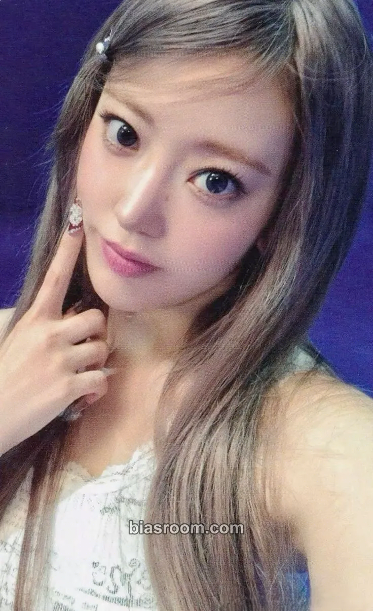 Sakura CRAZY Photocard - LE SSERAFIM - LE SSERAFIM K-pop photocard