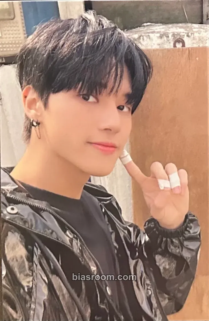 Wooyoung BEYOND : ZERO Photocard - ATEEZ - ATEEZ K-pop photocard
