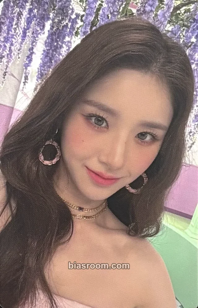 LOONA - HeeJin - Flip That Album album photocard D version