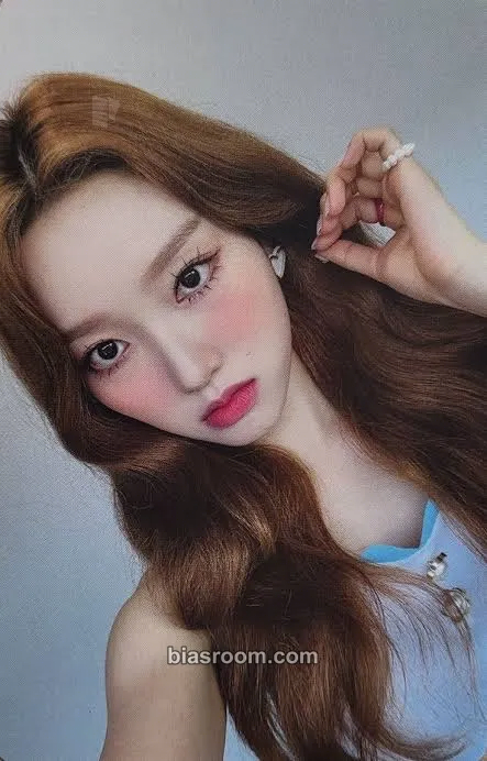 Go Won LUMINOUS Photocard - LOONA - LOONA K-pop photocard