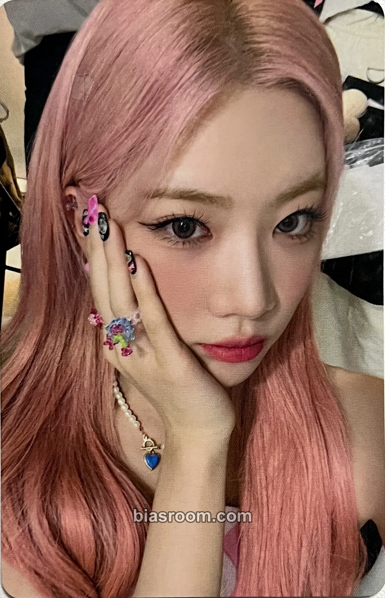 Kim Lip LUMINOUS Photocard - LOONA – LOONA K-Pop-Photocard