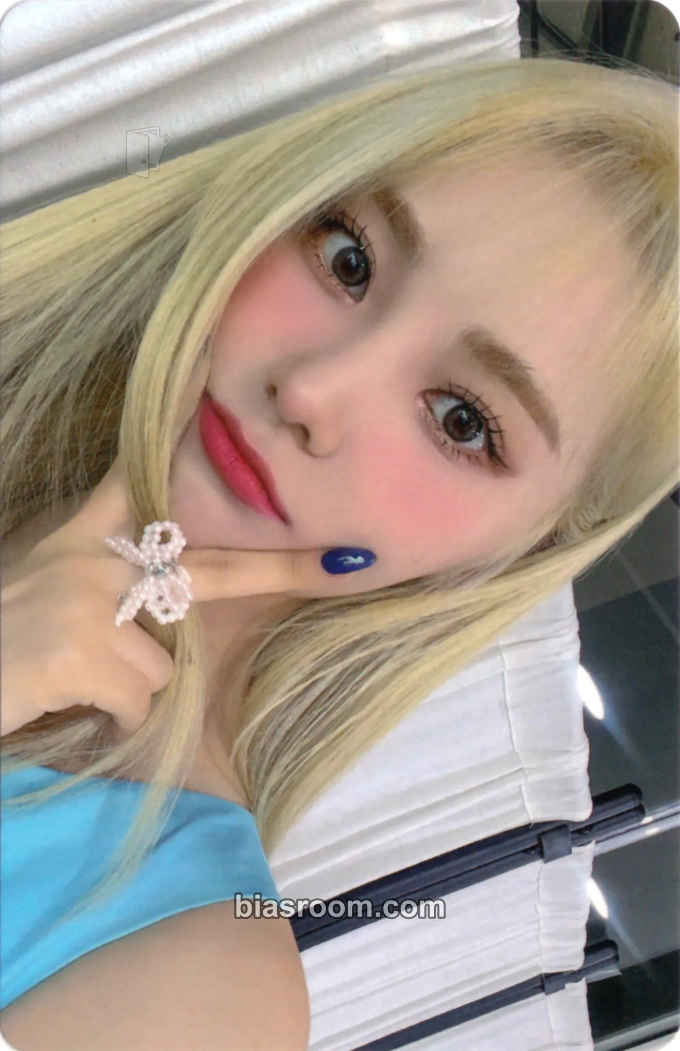 JinSoul LUMINOUS Photocard - LOONA - LOONA K-pop photocard