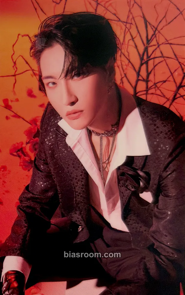 Seonghwa THE WORLD EP.PARADIGM Photocard - ATEEZ - ATEEZ K-pop photocard