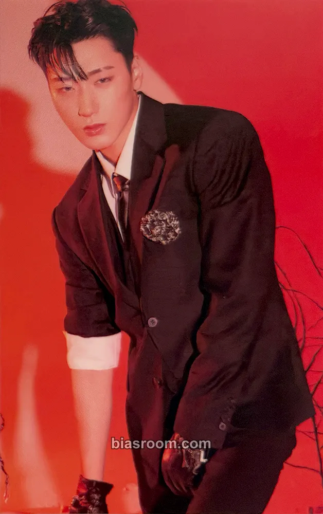 San THE WORLD EP.PARADIGM Photocard - ATEEZ - ATEEZ K-pop photocard