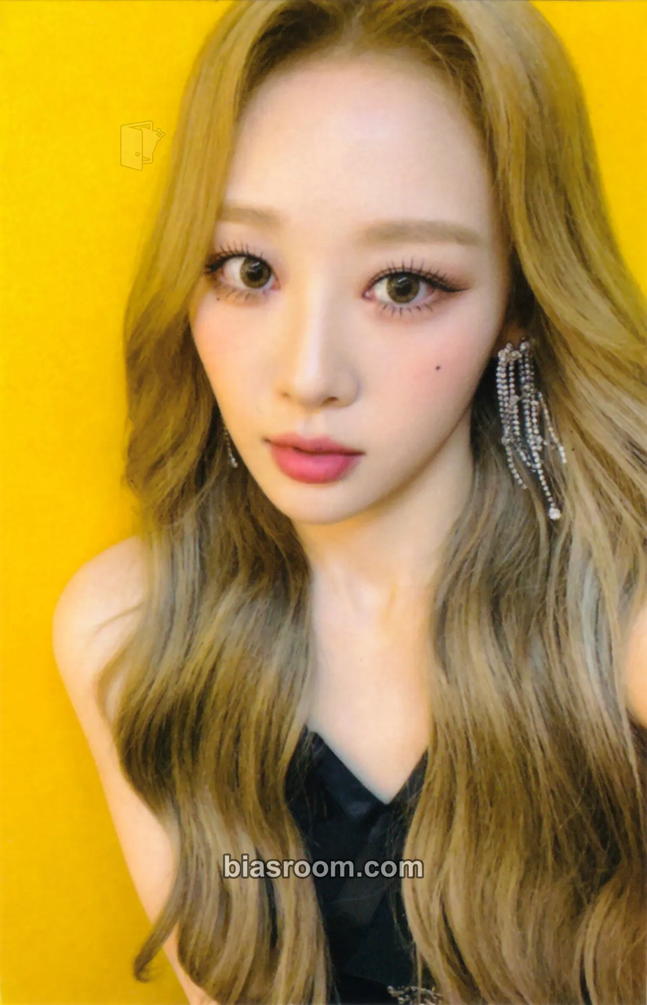 Yves LUMINOUS Photocard - LOONA - LOONA K-pop photocard
