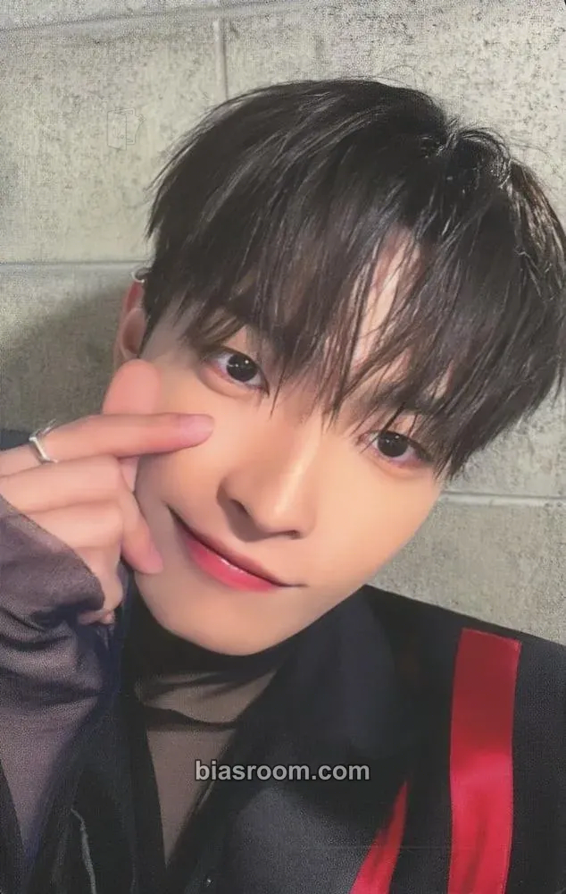 Hongjoong NOT OKAY Photocard - ATEEZ - ATEEZ K-pop photocard